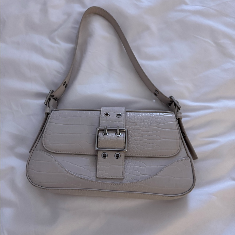 Elegant Cream Shoulder Bag